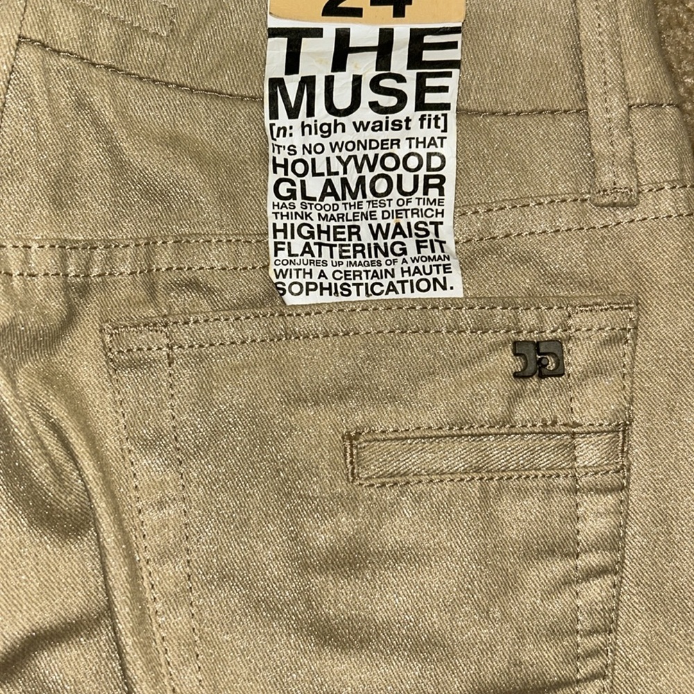 Joe’s jeans NWT ￼ Light gold “THE MUSE” sz 24